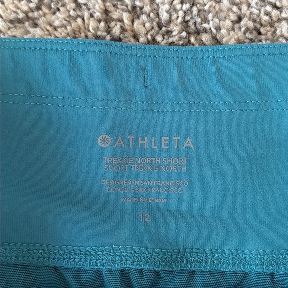 Athleta Trekkie North Shorts size 12 - Picture 2 of 5